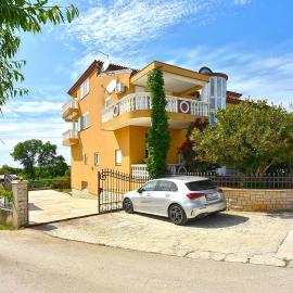 Apartments Sunset, hotel u gradu Vodnjan