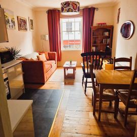 Historic Gloucester Stay - A Hidden Gem