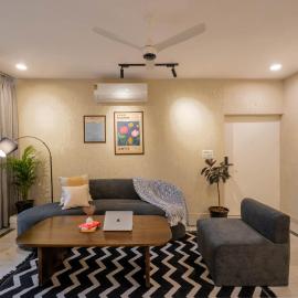 Ultra Luxury 3BHK Stylish Apartment, Walk to Taj Mahal, 1500SQFT, hotel di Agra