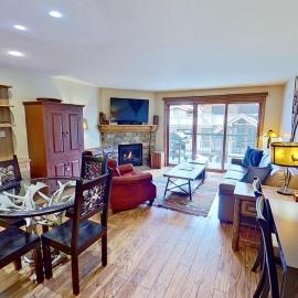 Crestwood 2104 Deluxe 1 Bedroom