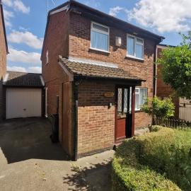 Detached 3 Bedroom House in Leicester with Private Parking