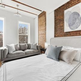 Chic Studio in the Heart of Brooklyn, khách sạn ở Brooklyn