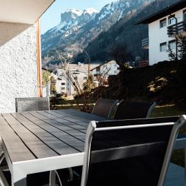Feel Home Apartments 701 - 702- Seesicht - Terrasse - Balkon - kostenloser Parkplatz, Hotel in Emmetten