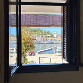 Vathi Seaside Apartment