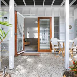 The Queenslander Family Townhouse Near Four Mile Beach, hotel in Port Douglas