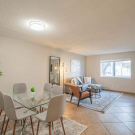 Spacious 2BD - Parking, Gym, Pool - Sleep 8 - 5Min Casino