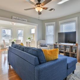 Stylish Apartment Near Downtown, Highways, Boston