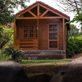 Leo wooden resorts, hotelli kohteessa Hampi