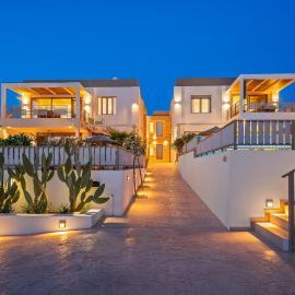 Ammokrinos Luxury Homes, 150m From Sea, hotel in Kalamaki