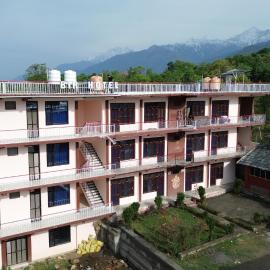 Bir Hotel by Aaroh, hotell i Bīr
