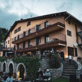 Hostal Cal Franciscó, hotel v destinaci Gósol