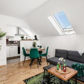 MOLA Apartments-Moderne Ferienwohnung mit Klimaanlage im Zentrum-3 Pers-mit Balkon-Grill-Gratis Parkplatz-WLAN