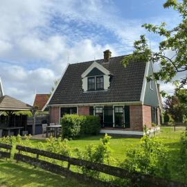 Holiday Home Wiringherlant-6 by Interhome, hotel in Noordstroe