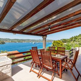 Holiday Home Flora by Interhome