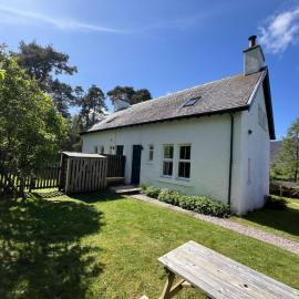 Holiday Home 2 Railway Cottage by Interhome, hotell i Aviemore