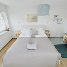 Private Zimmer in Neubau Familienhaus，阿斯菲爾德的飯店