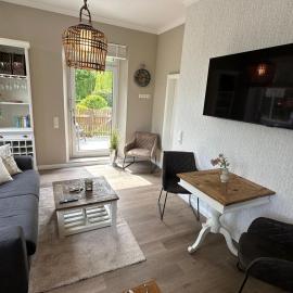 Alte Schule in Vitzdorf im Hamptons-Stil mit großer Terrasse und Strandkorb!