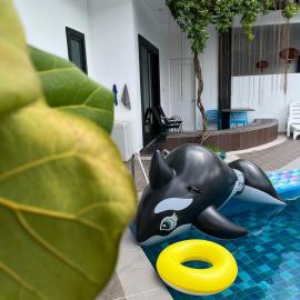 Fairy Retreat Private Pool Cottage IPOH, BBQ, KTV, 10-12 pax