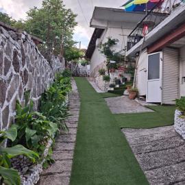 Aleko Guest House