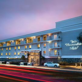 The Commodore Hotel, hotell Kaplinnas
