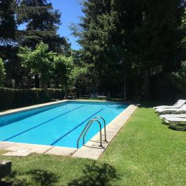 Casa familiar para desconectar, hotel v mestu Cercedilla
