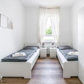 Voll ausgestattete und möblierte Apartments mit Einzelbetten - Küche - WLAN - PKW-Parkplatz