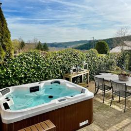 Gîte "C'est mon Daim" - 4 personnes - jacuzzi et sauna, hotel a Fauvillers