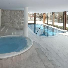 Luxury Apartment, Panoramic Mountain Views, 5 Star Spa Facilities - 4 Bedroom, hotel u gradu Chateau-d'Oex