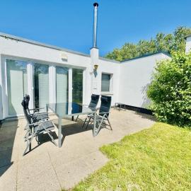 Ferienhaus Kliff-Haeuschen, отель в Варнемюнде