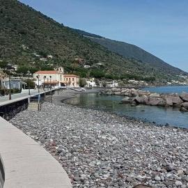 Casa Caraedo sulla spiaggia Isola Salina، فندق في Lingua