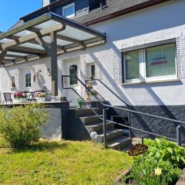 Ferienwohnung am Sachsenring, hotel i Bernsdorf