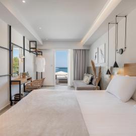 Alexia Beach Hotel，埃亞瑪琳娜奈奇多的飯店
