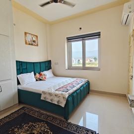 Rawat's Oasis, hotel u gradu 'Rishīkesh'