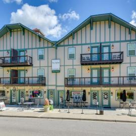 Steps to River + Shops: Downtown Helen Retreat!