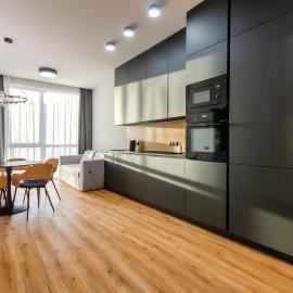 6-107 Yaroslaviv Grad, Bulvarno Kudriavska 17b, Kyiv centre, Golden Gate metro nearby, panoramic city view, 15 kW backup power, Petrovdom Apartment, hotel a Kíev