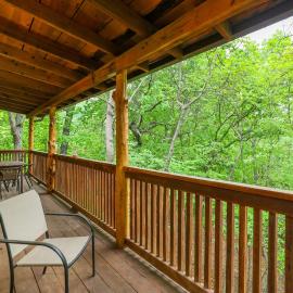 4 Mi to Marina: Cozy Log Cabin in Eureka Springs!
