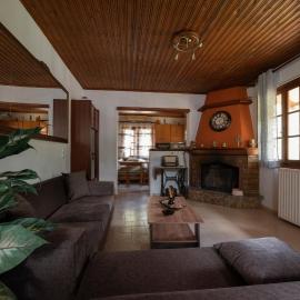 Marin Holiday, hotel i Dhaskalión