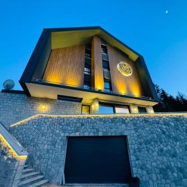 Boutique Hotel Rezident, hótel í Žabljak