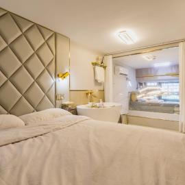 Shanghai Stylish Loft near Riverside Smart Home & Bathtub 上海精装复式公寓近黄浦江