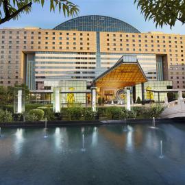 Kempinski Hotel Beijing Yansha Center، فندق في بكين
