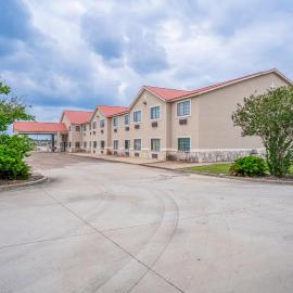 Days Inn & Suites by Wyndham Beeville, hôtel à Beeville