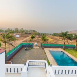 Aaru Retreat - Lonavala, מלון בKhamshet