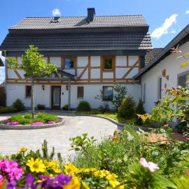 Ferienhaus Sterntaler mit Sauna, hotel in Schwalmstadt