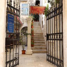 Villa Carrara, hotel em Trogir