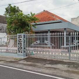 rumah dinas bapak homestay, hotel in Madiun