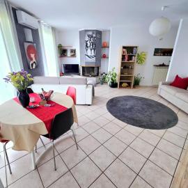 ZARA HOUSE - Lake and Pet Friendly, hotel em Brusimpiano