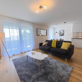 Spacious 2-Bedroom Apartment with Balcony - Quiet Area Neuchâtel - VDE44-1F