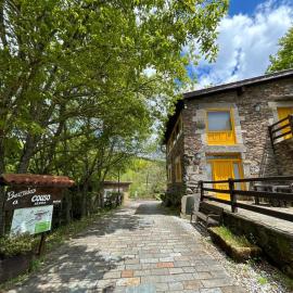 Couso Relax, hotelli kohteessa Sarreaus