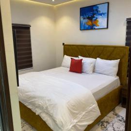Luxury & Modern Self Check-In Apts near Airport M02b