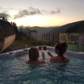 Ferienhaus Wendelinus mit Pool & Sauna, hotel u gradu Hauzah